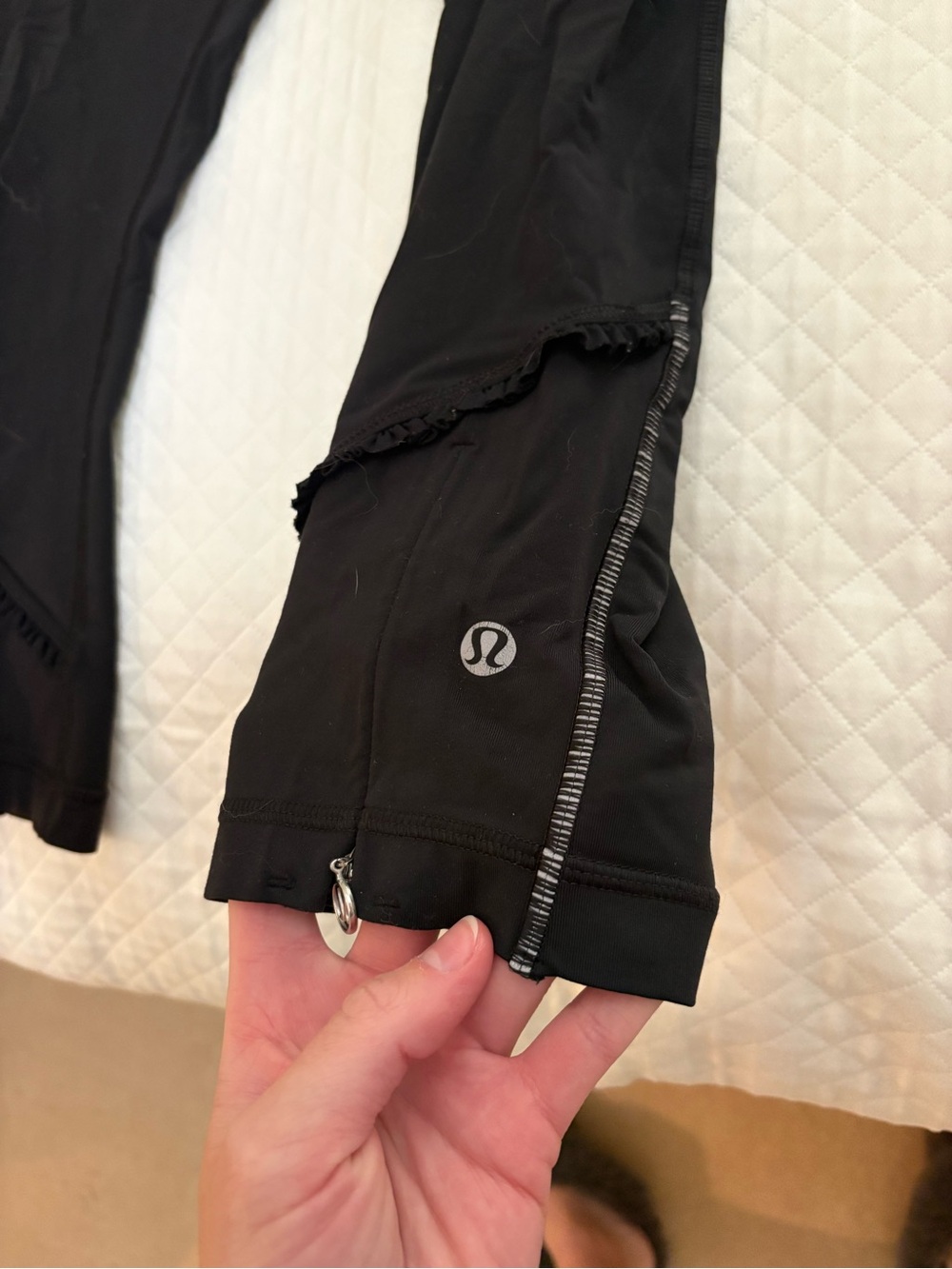 Lululemon Ruffle Zip 3/4 legging - Picture 6 of 6